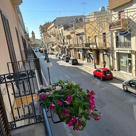 Bon Bon Apartment Mazara del Vallo Bagian luar foto