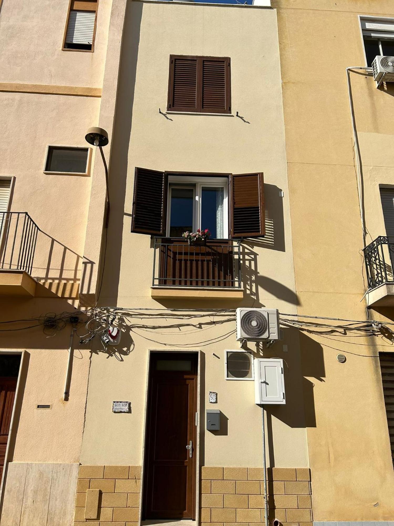 Bon Bon Apartment Mazara del Vallo Bagian luar foto